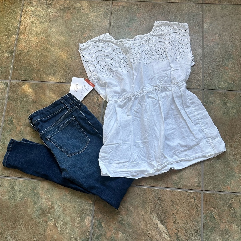 Motherhood Maternity White Short Sleeve Top